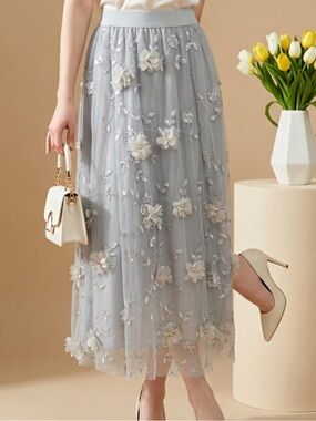 Elegant Light Gray Floral Embroidered Tulle Midi Skirt